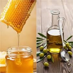 عسل النحل أم زيت الزيتون 